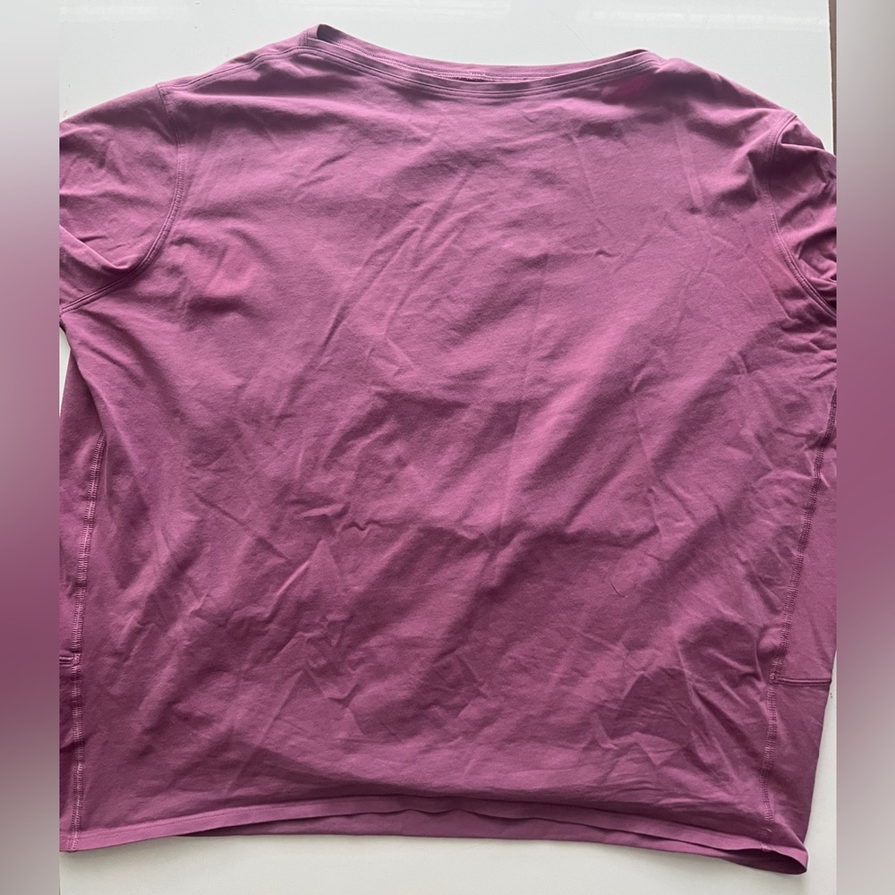 Lululemon workout shirt